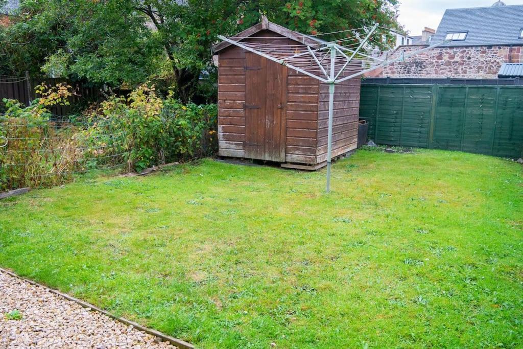 Central 2 Bedroom Luxury Home Close To River Ness インヴァネス エクステリア 写真