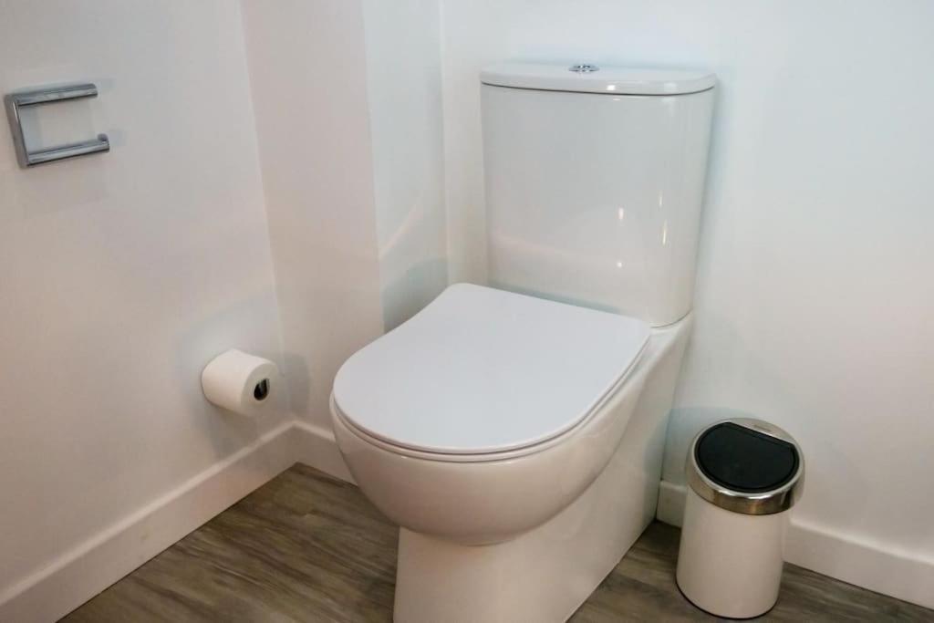 Central 2 Bedroom Luxury Home Close To River Ness インヴァネス エクステリア 写真