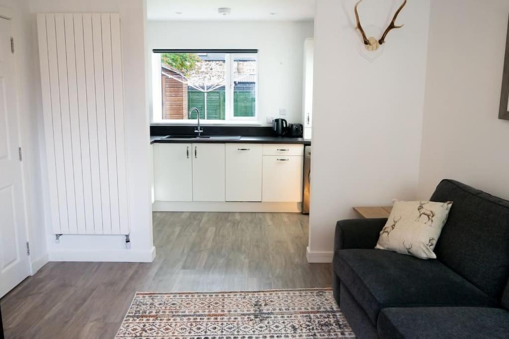 Central 2 Bedroom Luxury Home Close To River Ness インヴァネス エクステリア 写真
